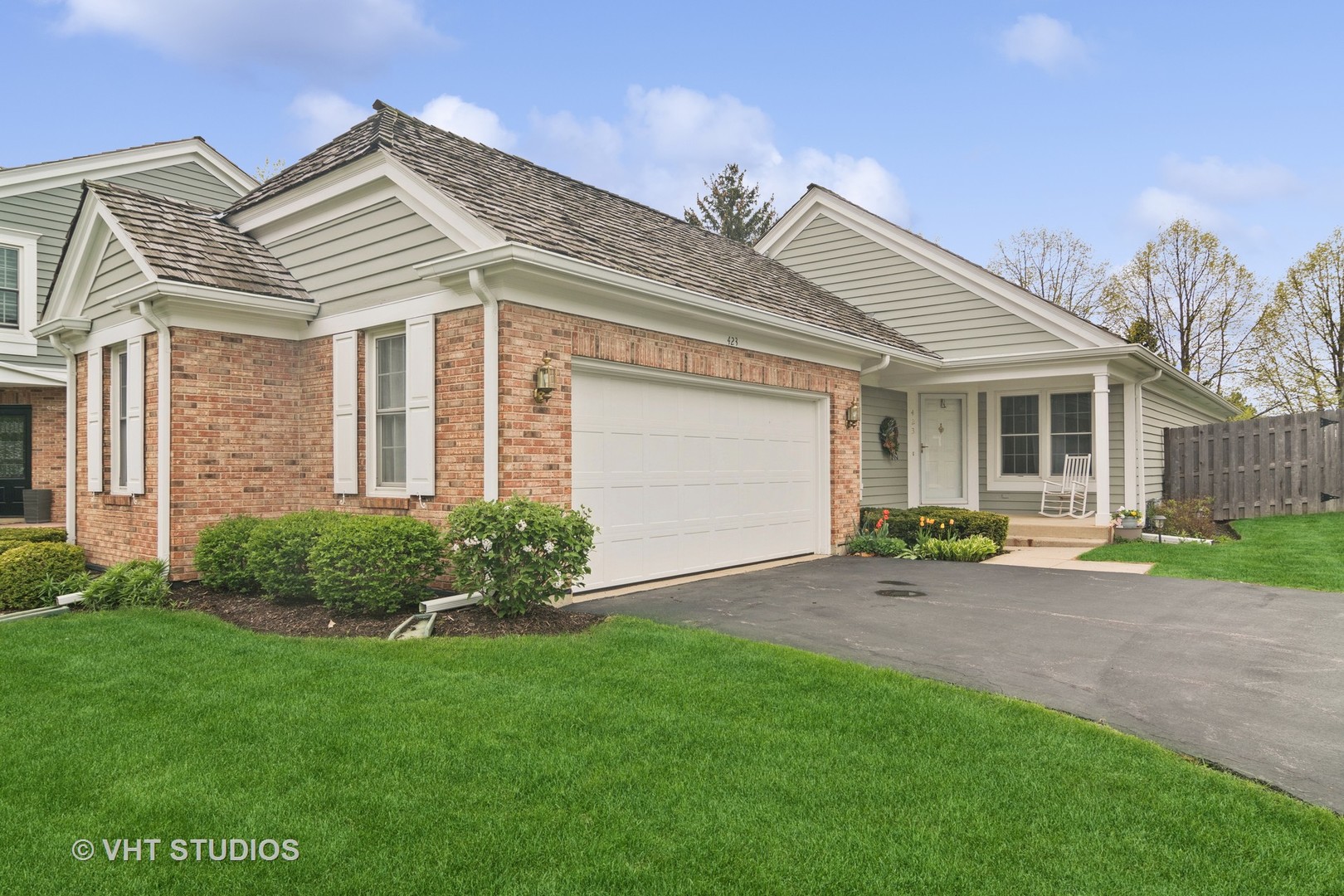 423 Park Barrington Drive Property Photo 1