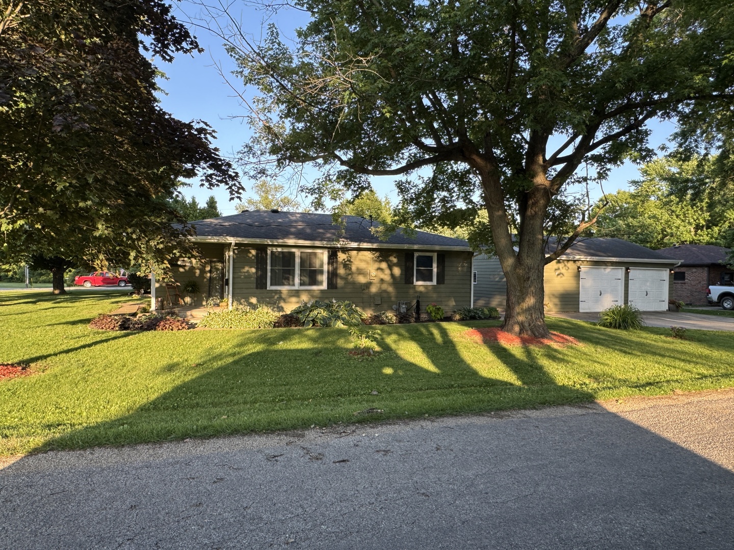 1202 E Van Buren Street Property Photo 1