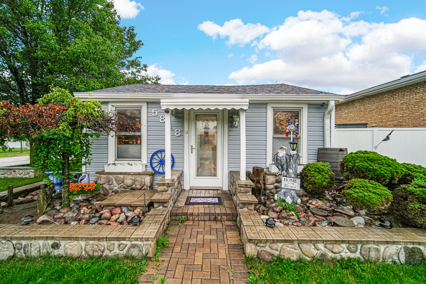 5848 W 89th Street Property Photo 1