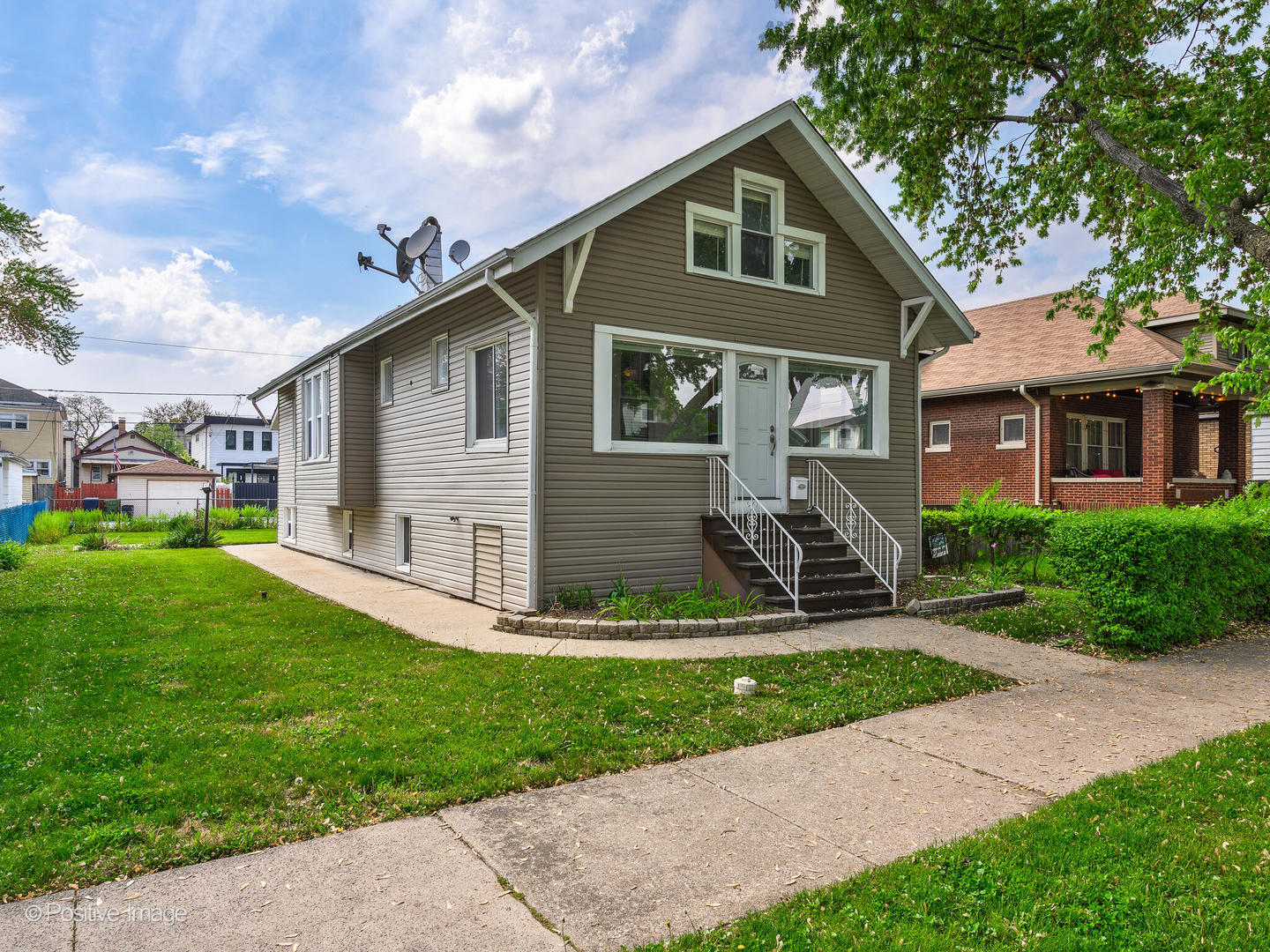 827 Thomas Avenue Property Photo 1