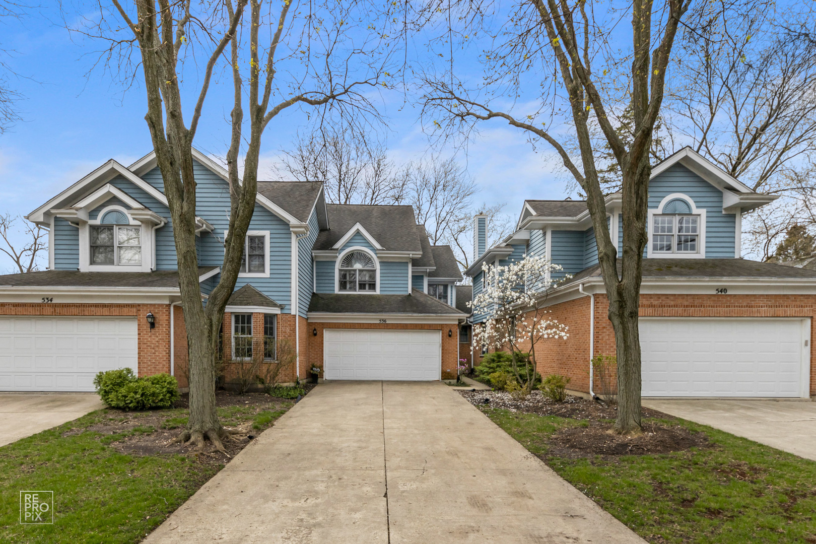 536 W EVERGREEN Street Property Photo 1
