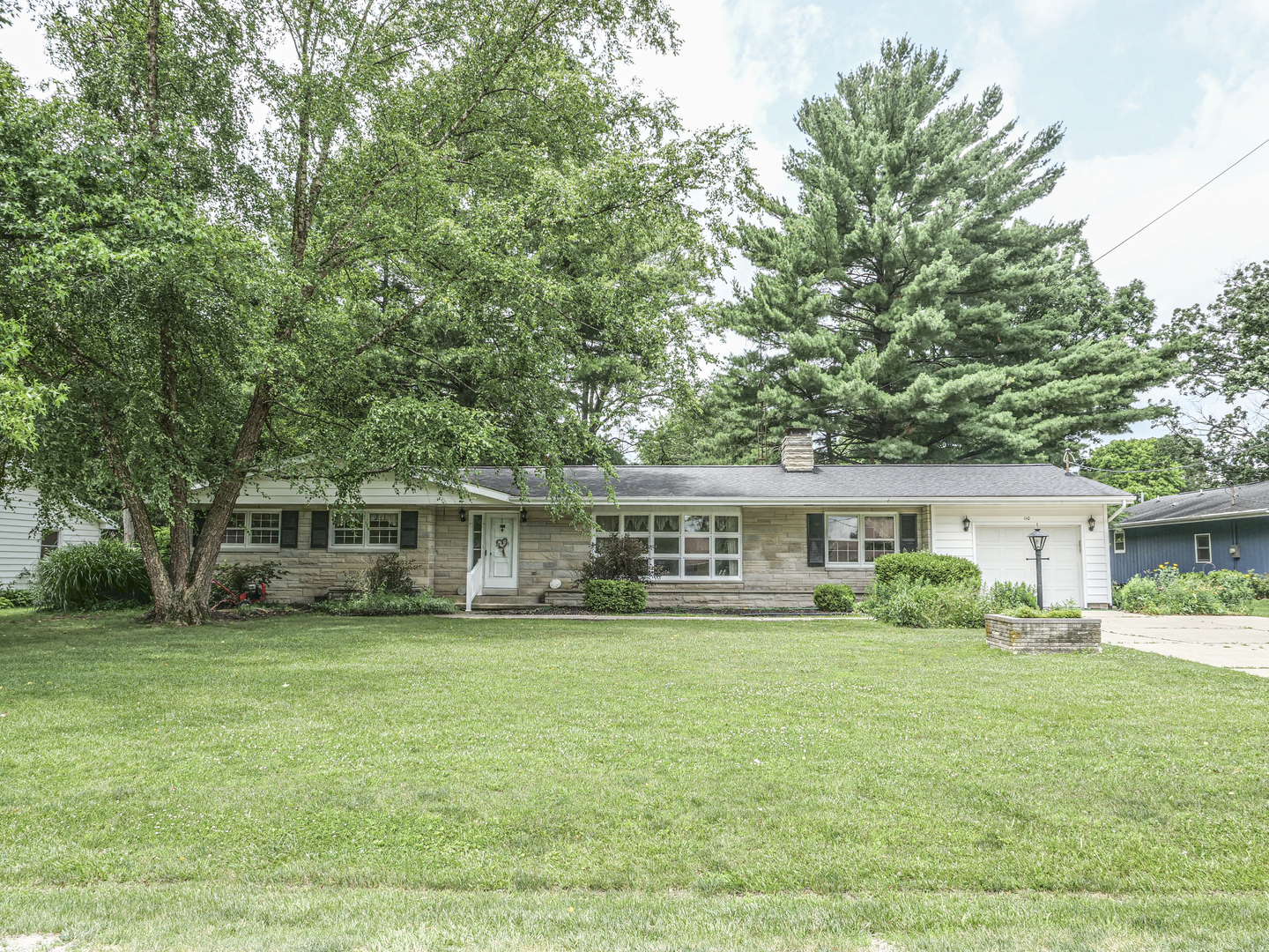110 Hickory Property Photo 1
