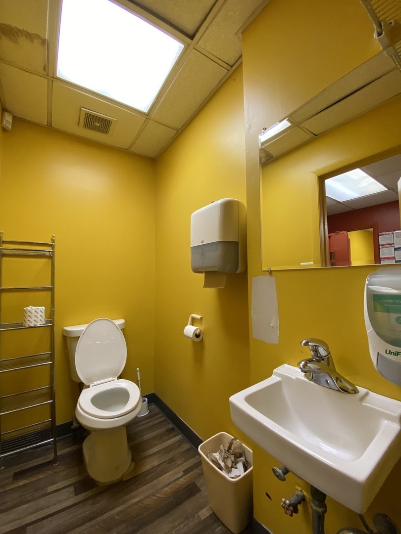 2745 W Division Street Property Photo 7