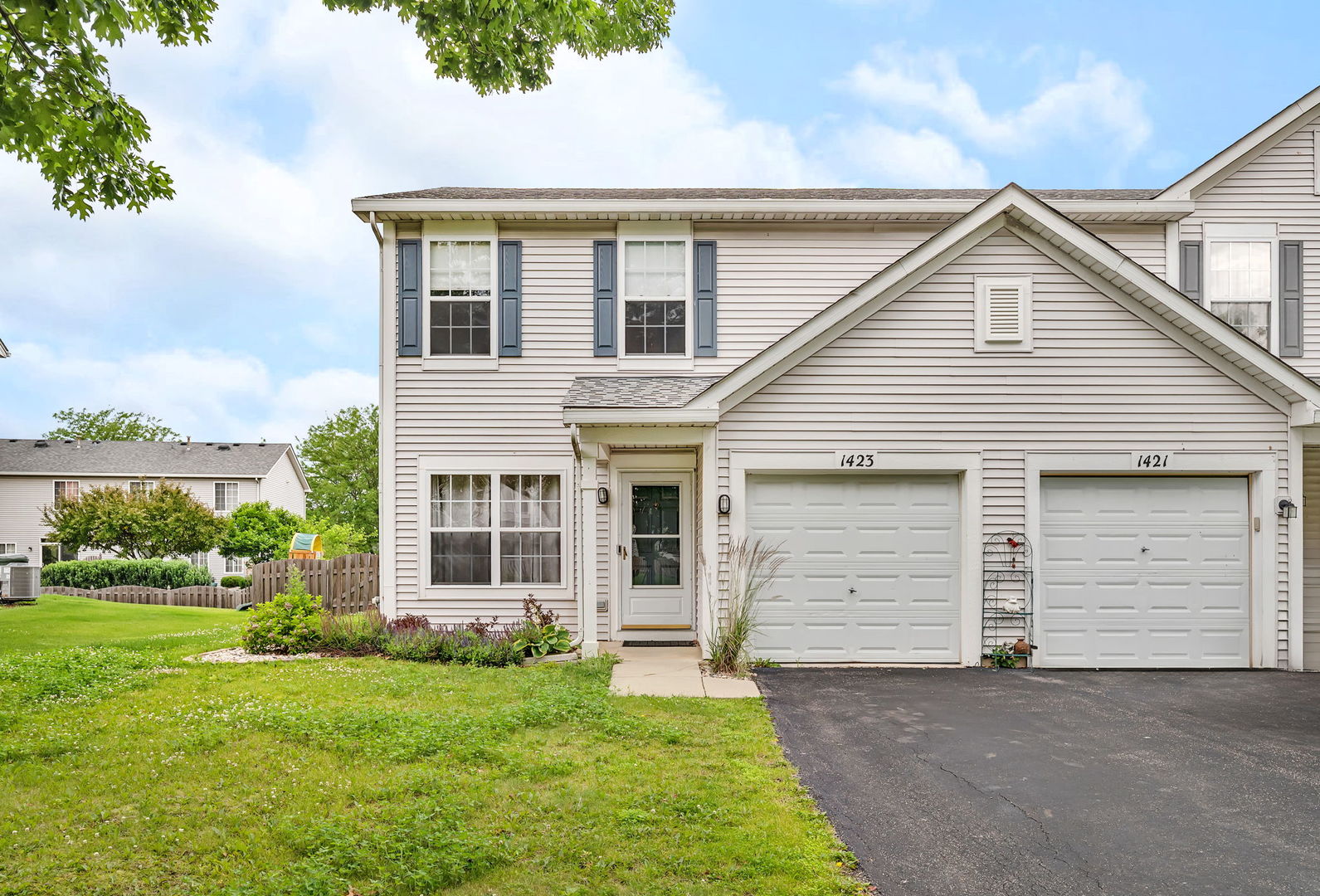 1423 Red Top Ln Property Photo 1