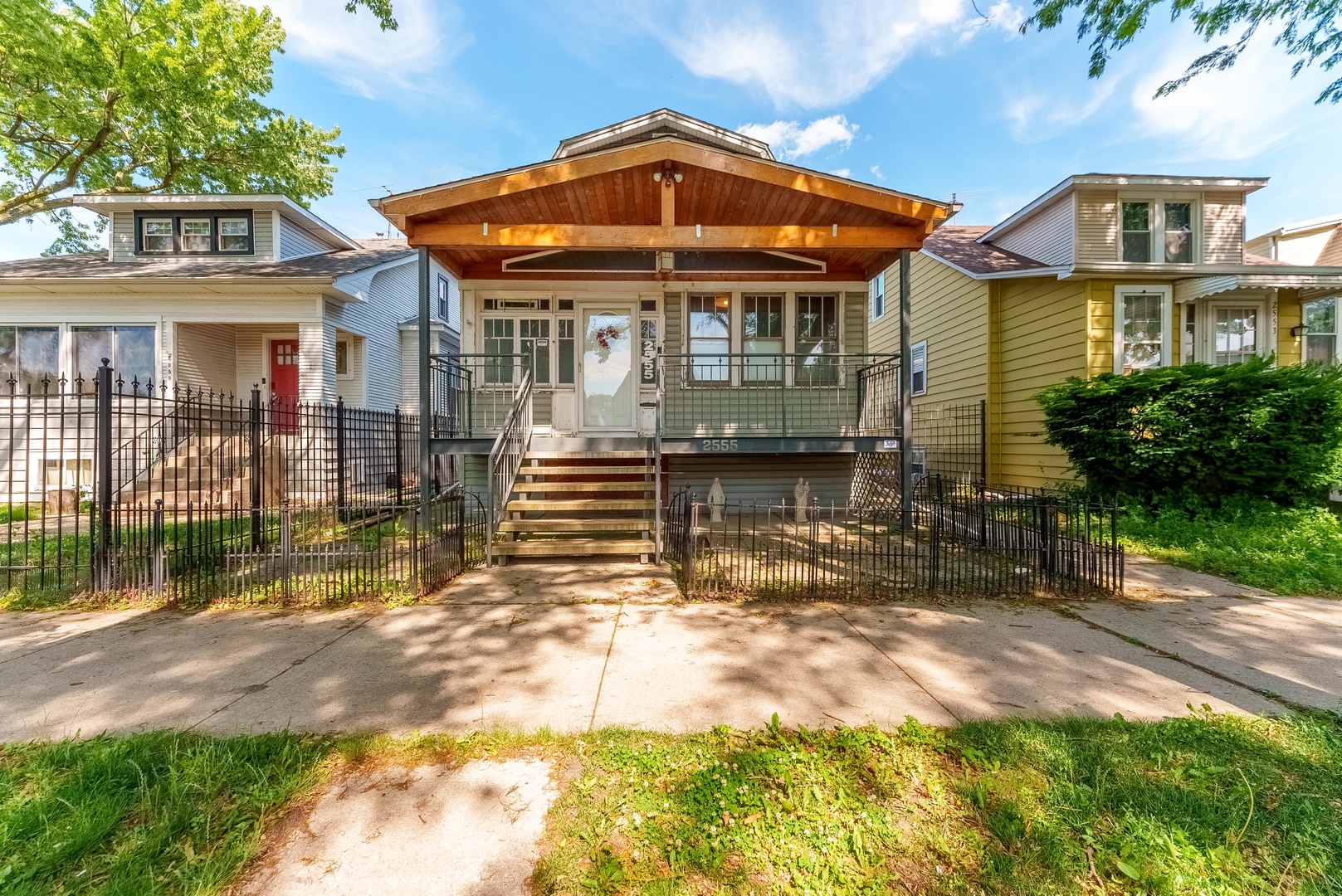 2555 N Mason Avenue Property Photo 1