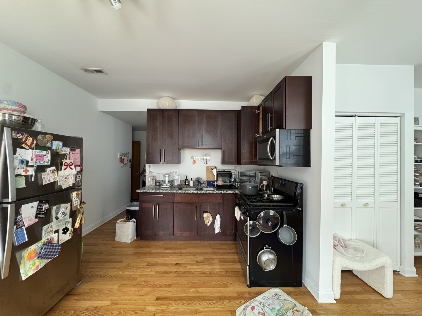 2935 S Throop Street Property Photo 7