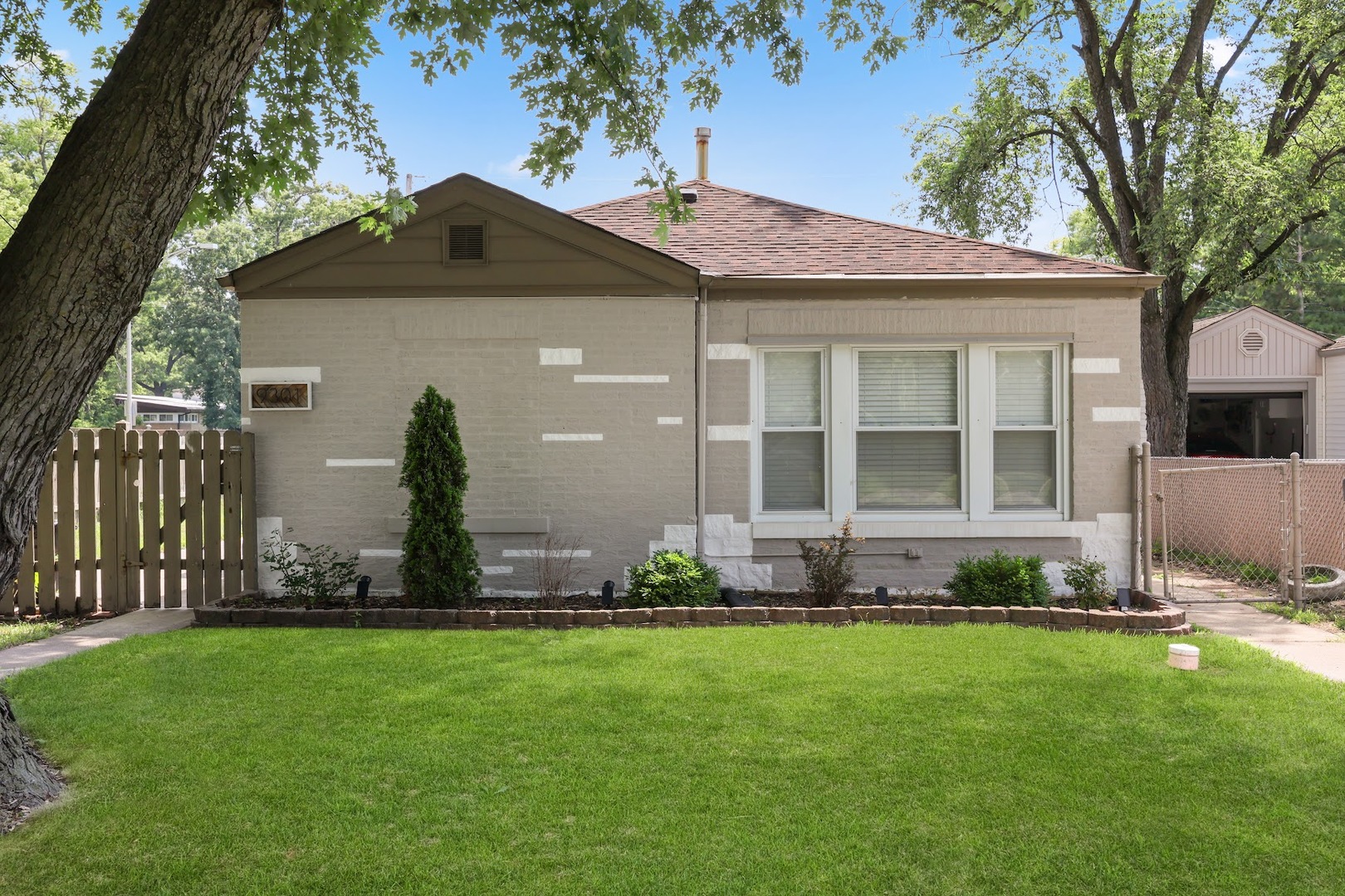 9301 Raymond Avenue Property Photo 1