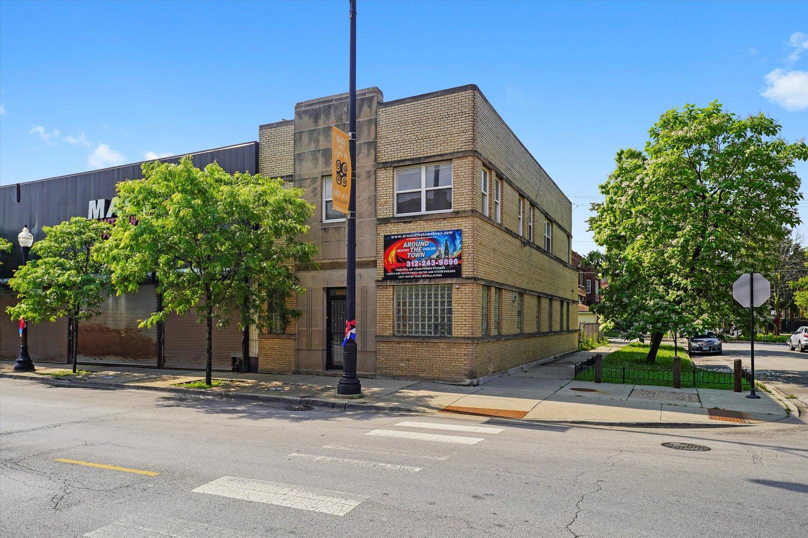 1025 W 79th Street Property Photo 1