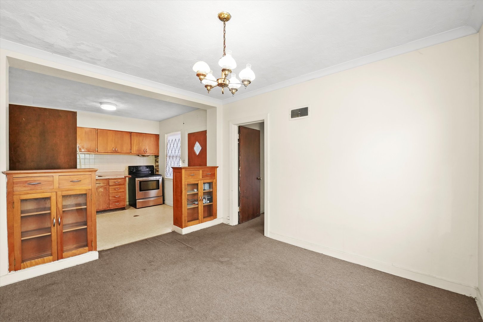1025 W 79th Street Property Photo 9