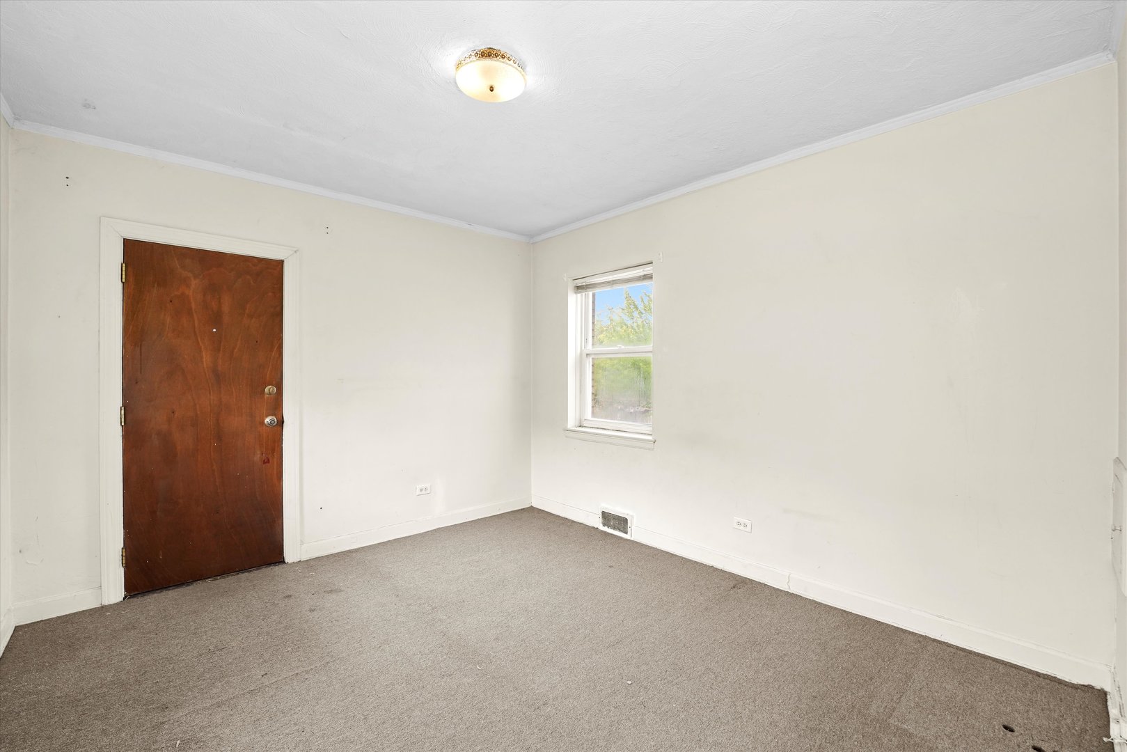 1025 W 79th Street Property Photo 10