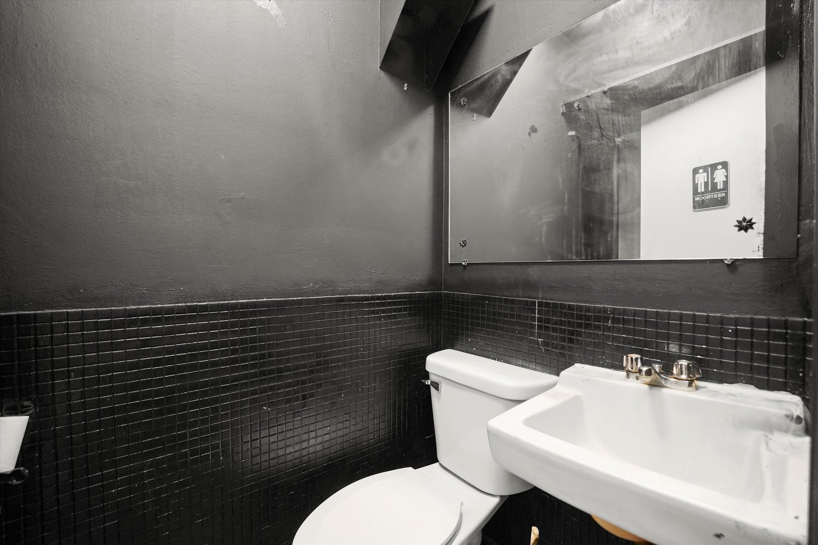 1025 W 79th Street Property Photo 13