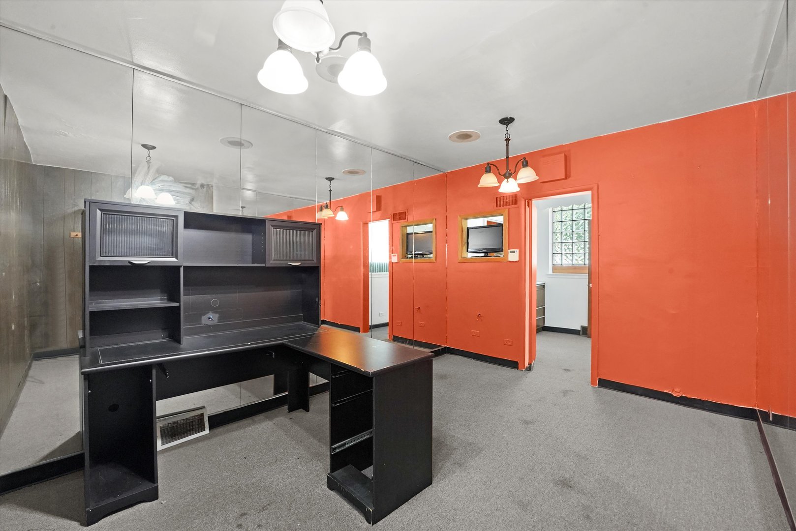 1025 W 79th Street Property Photo 17