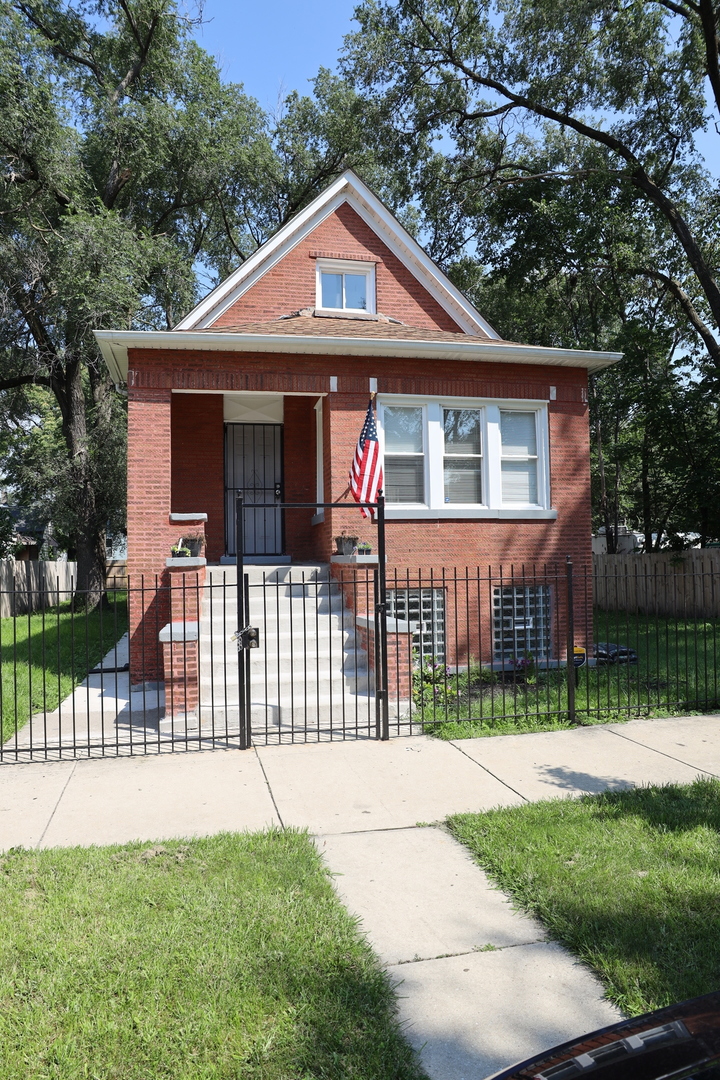 7017 S Hermitage Avenue Property Photo 1