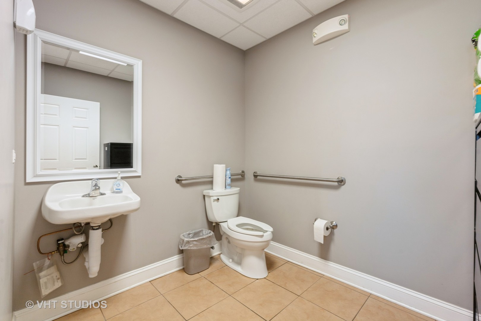 5357 W Court Street Property Photo 4