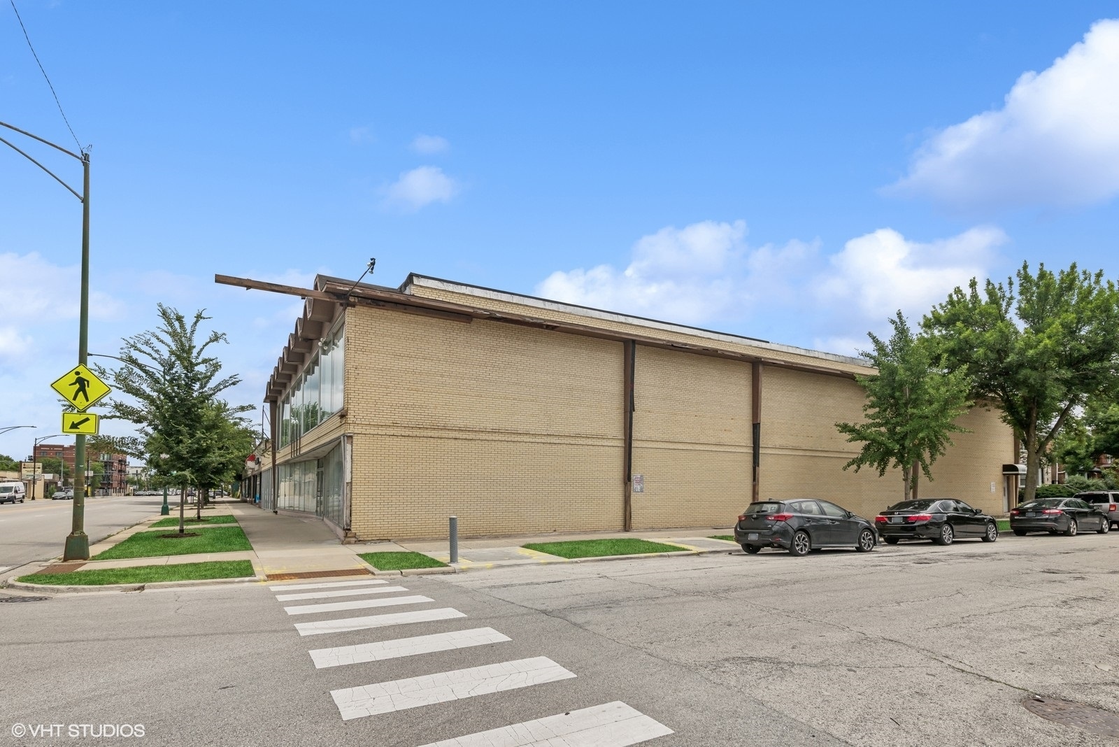 3451 W Peterson Avenue Property Photo 4
