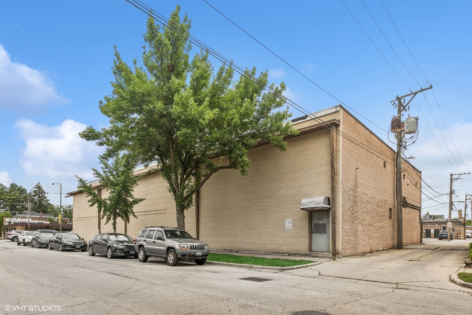3451 W Peterson Avenue Property Photo 6