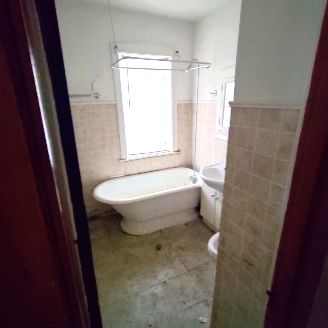 5131 W Fulton Street Property Photo 3