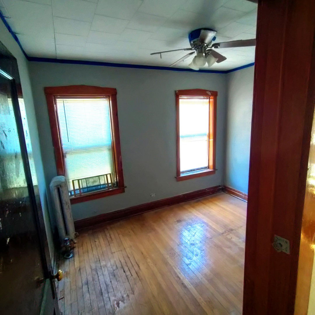 5131 W Fulton Street Property Photo 4