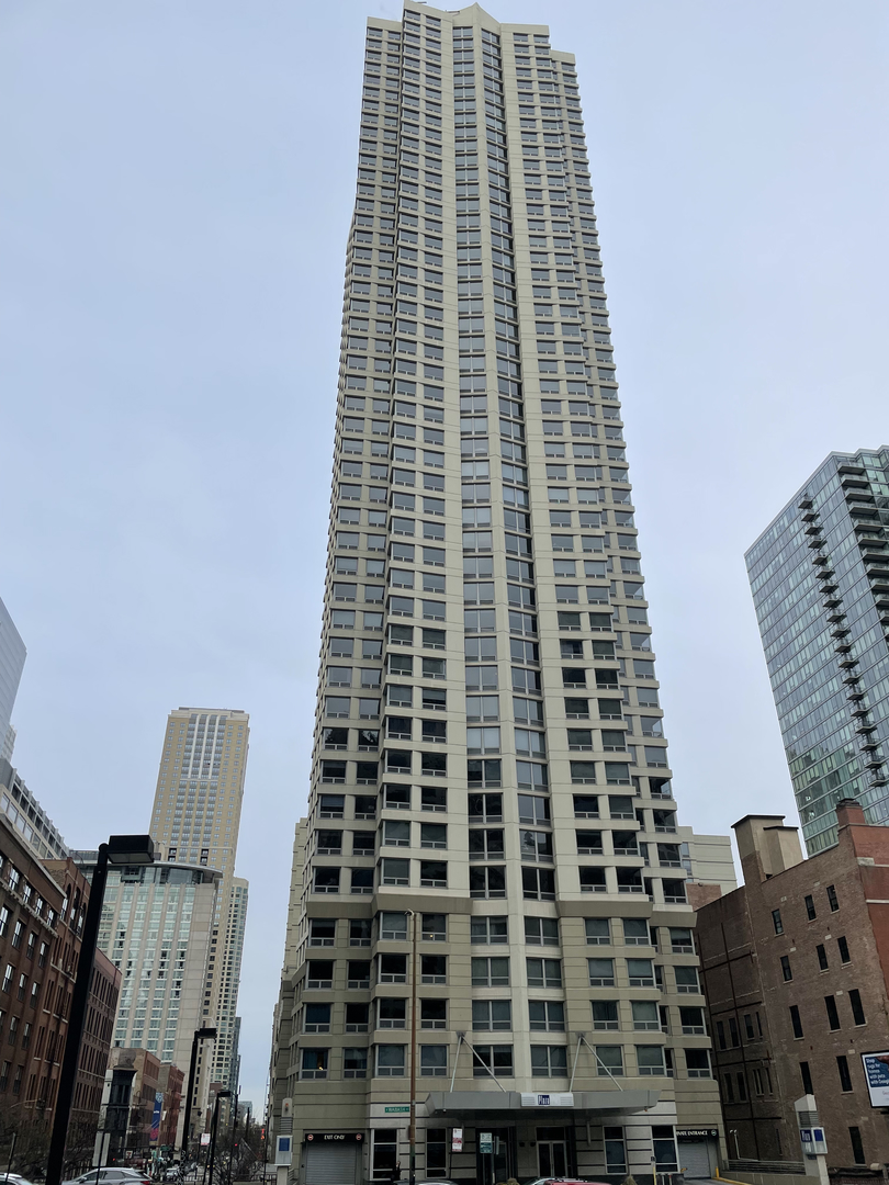 440 N Wabash Ave Property Photo 1