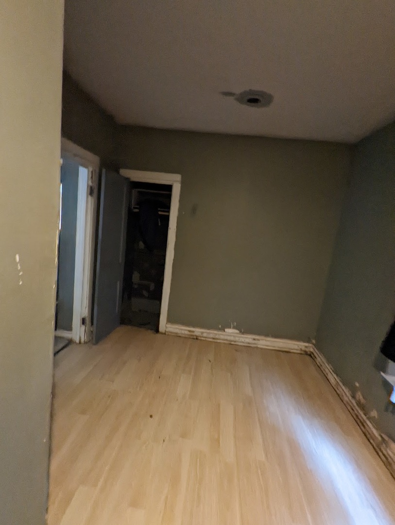 10515 S Perry Avenue Property Photo 4
