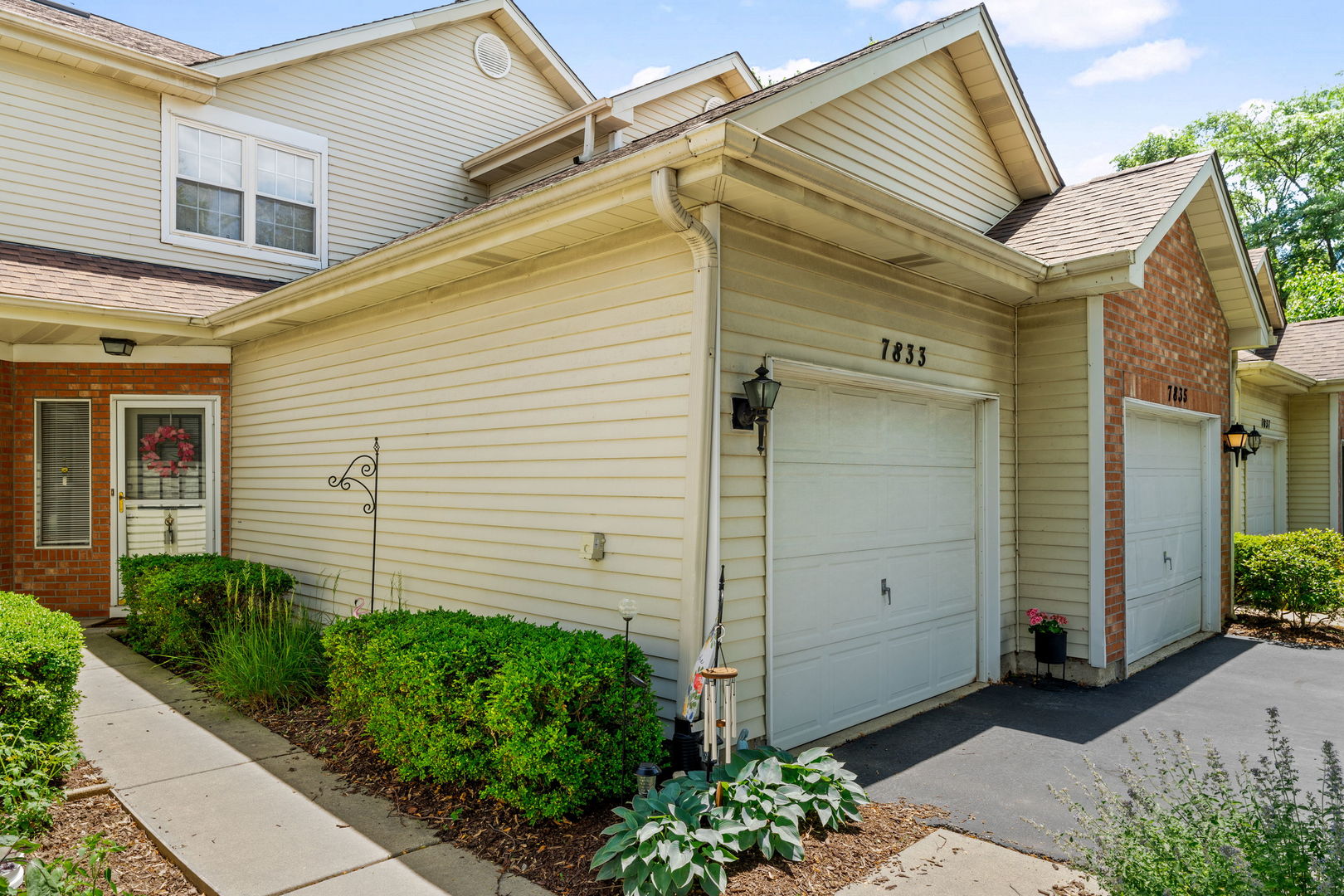 7833 Darien Lake Drive Property Photo 1