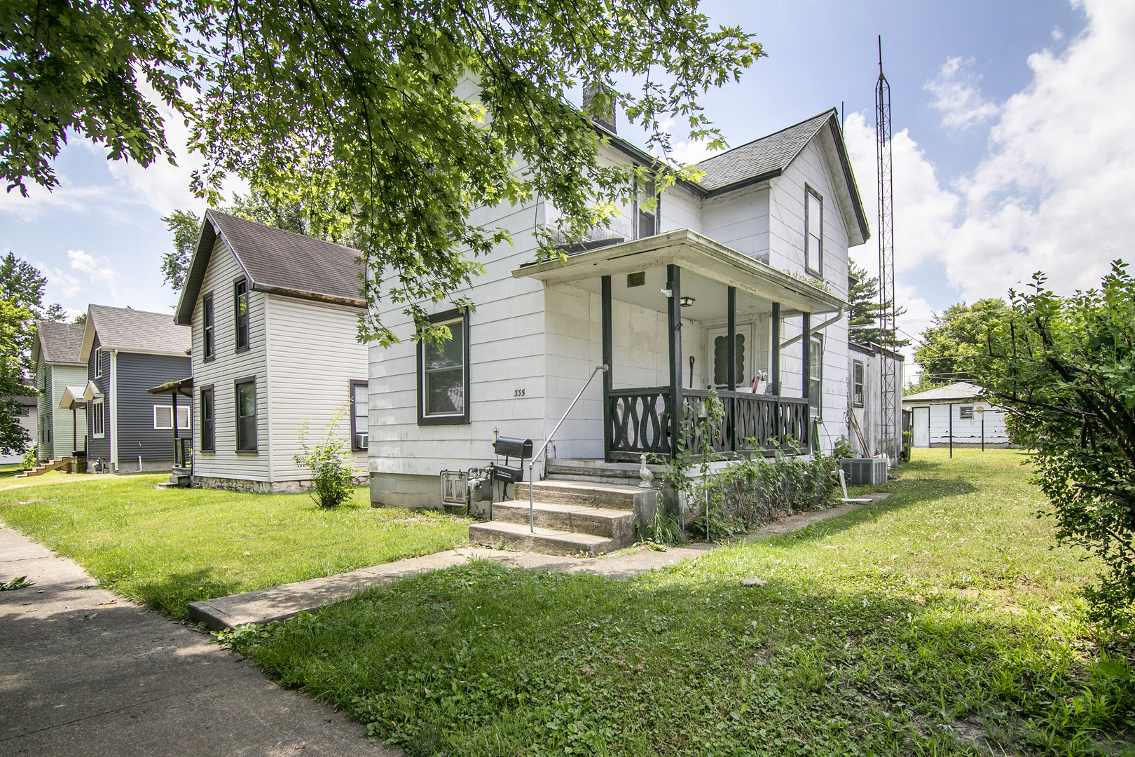 335 S Wabash Avenue Property Photo 1