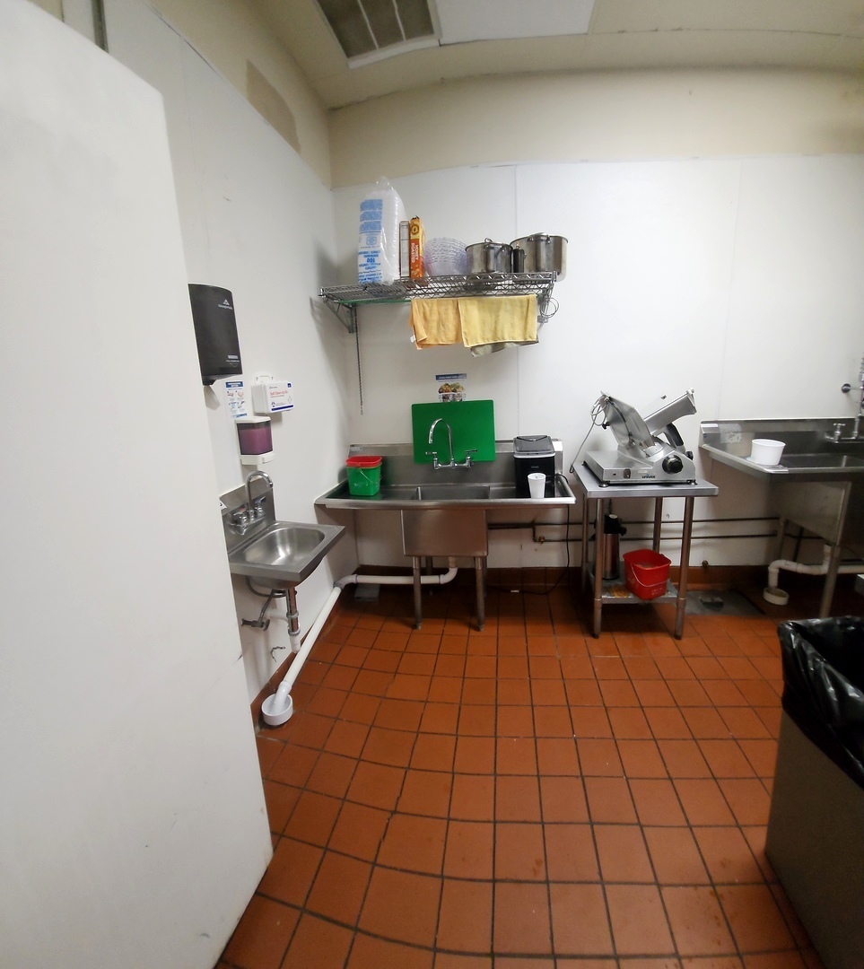 956 Roosevelt Road Property Photo 16