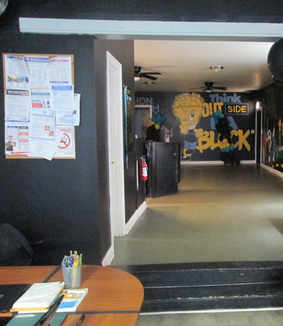 6717 S Ashland Avenue Property Photo 4