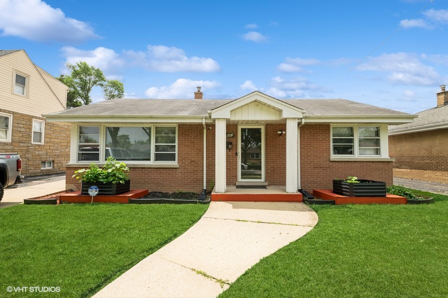 5813 Superior Street Property Photo 1