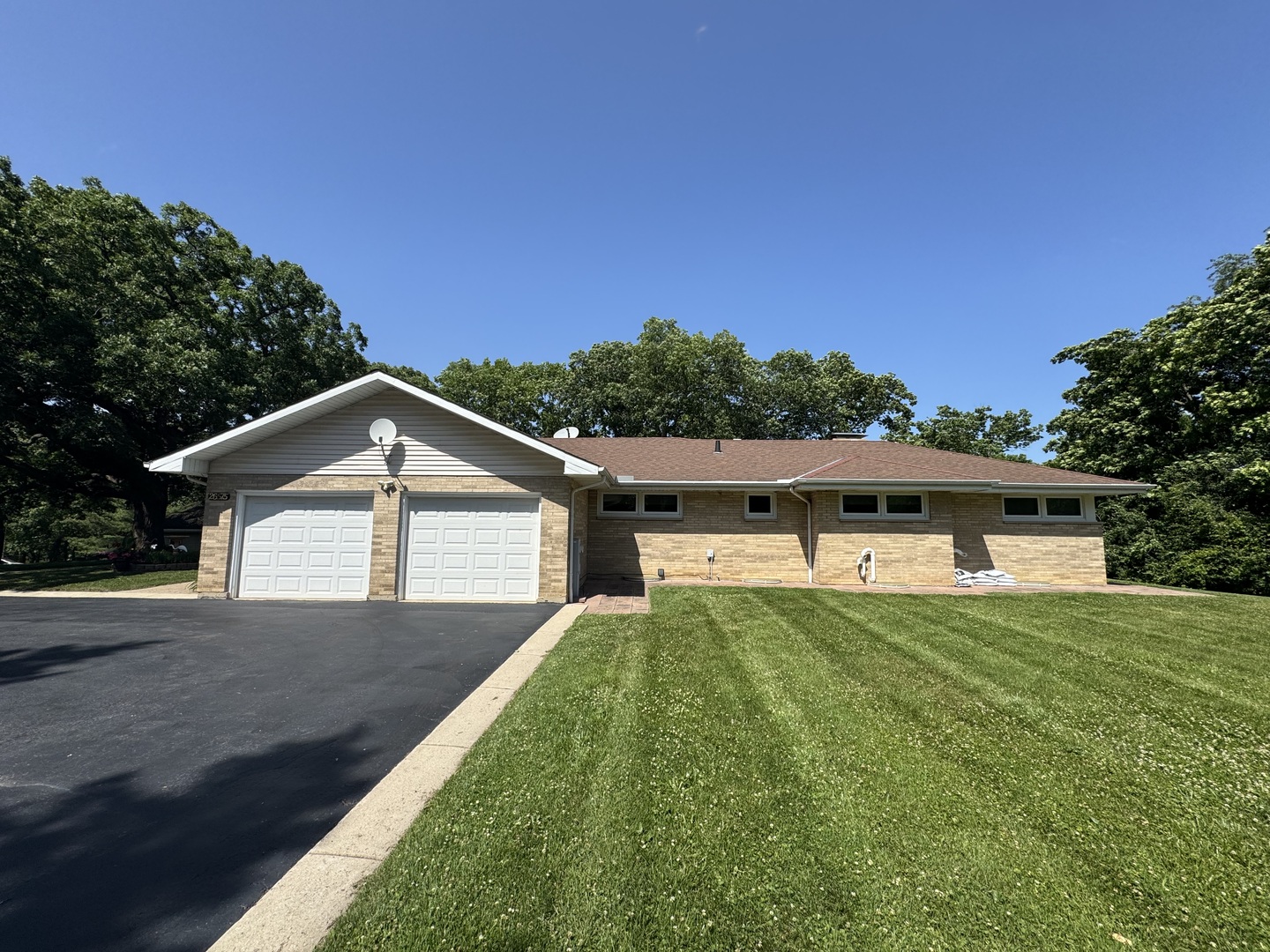 26575 N Fairfield Road Property Photo 1