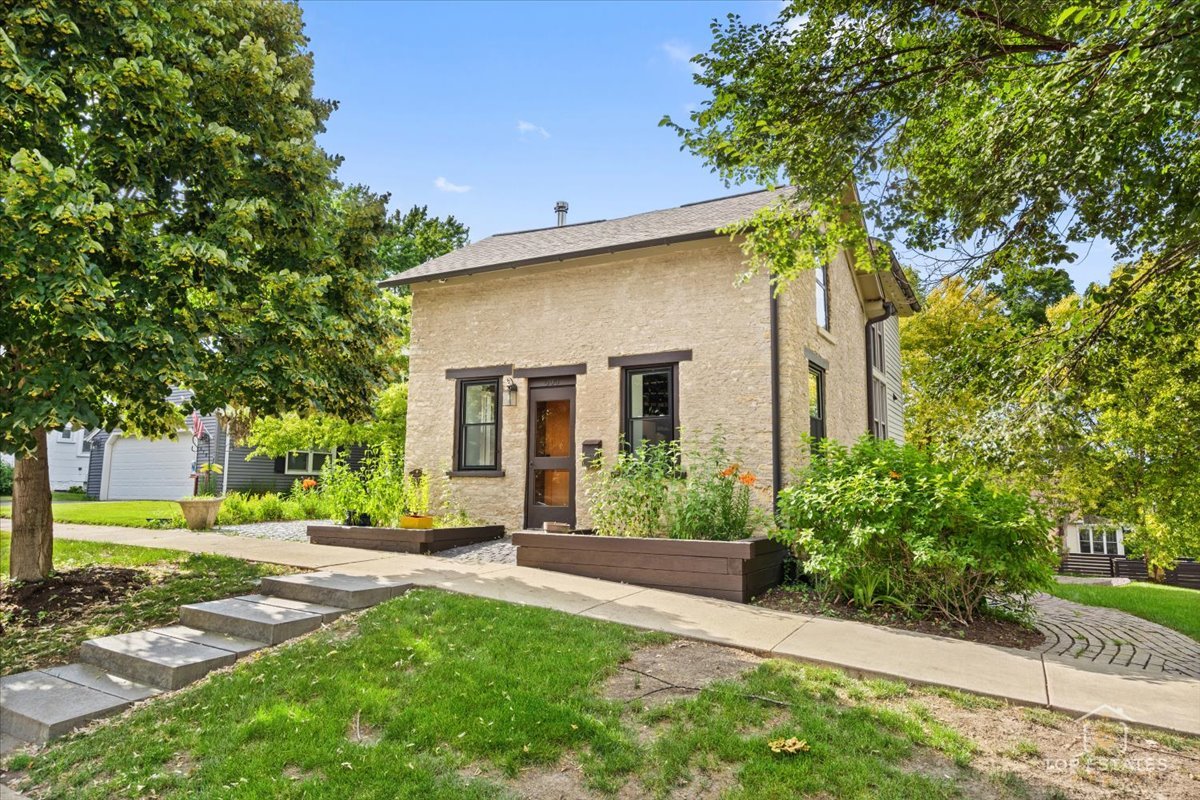 606 Cedar Street Property Photo 1