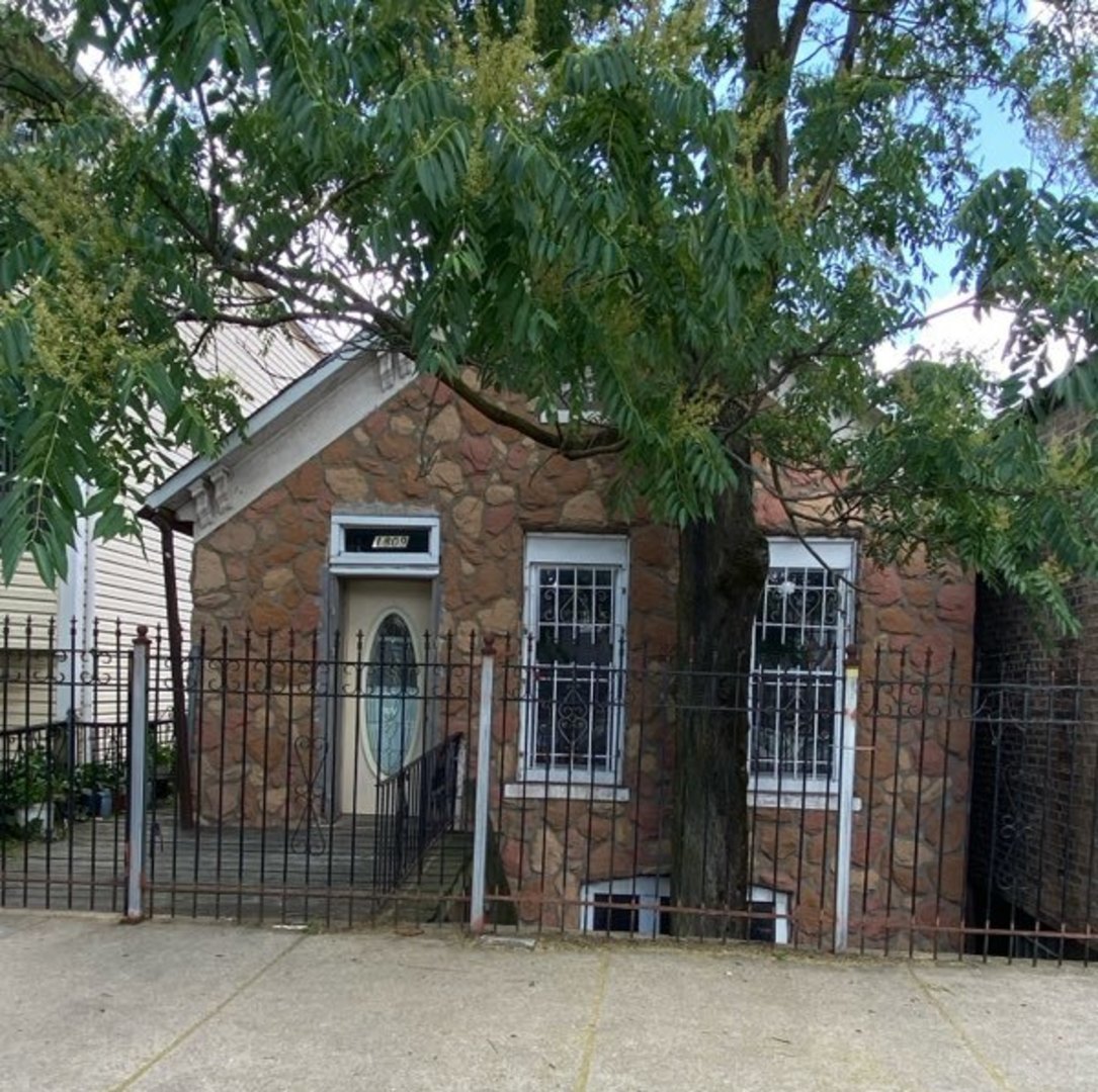 1809 W 21st Street Property Photo 1