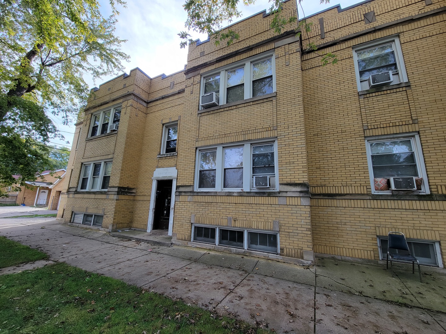 6601 S Troy Street Property Photo 1