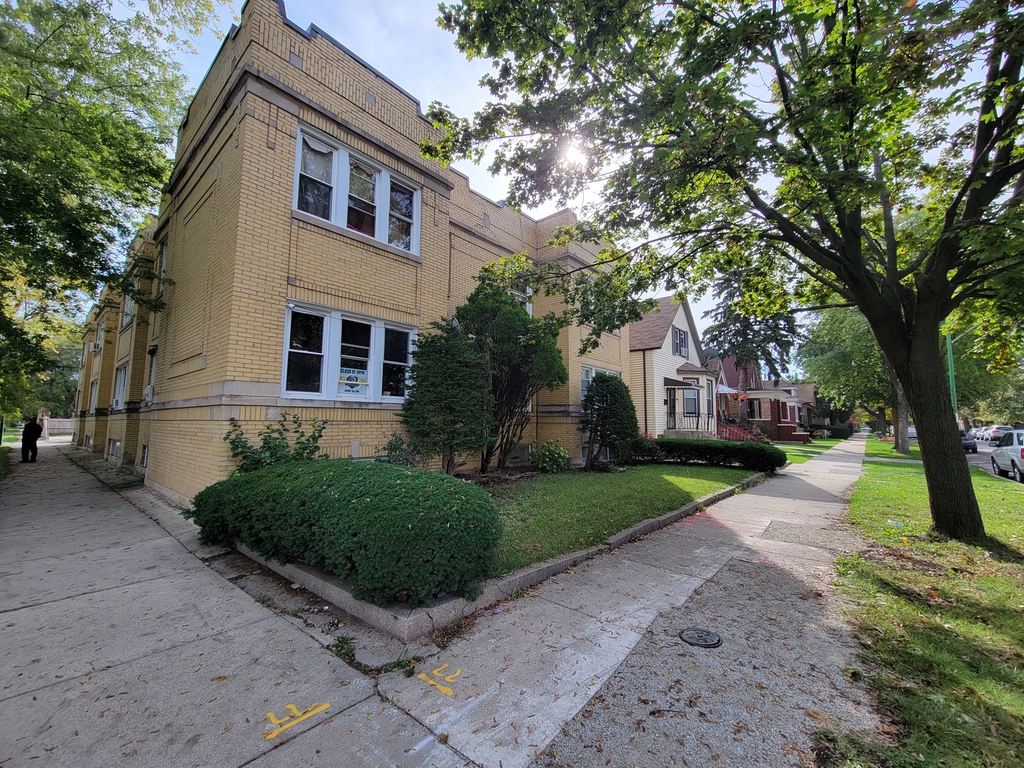 6601 S Troy Street Property Photo 2