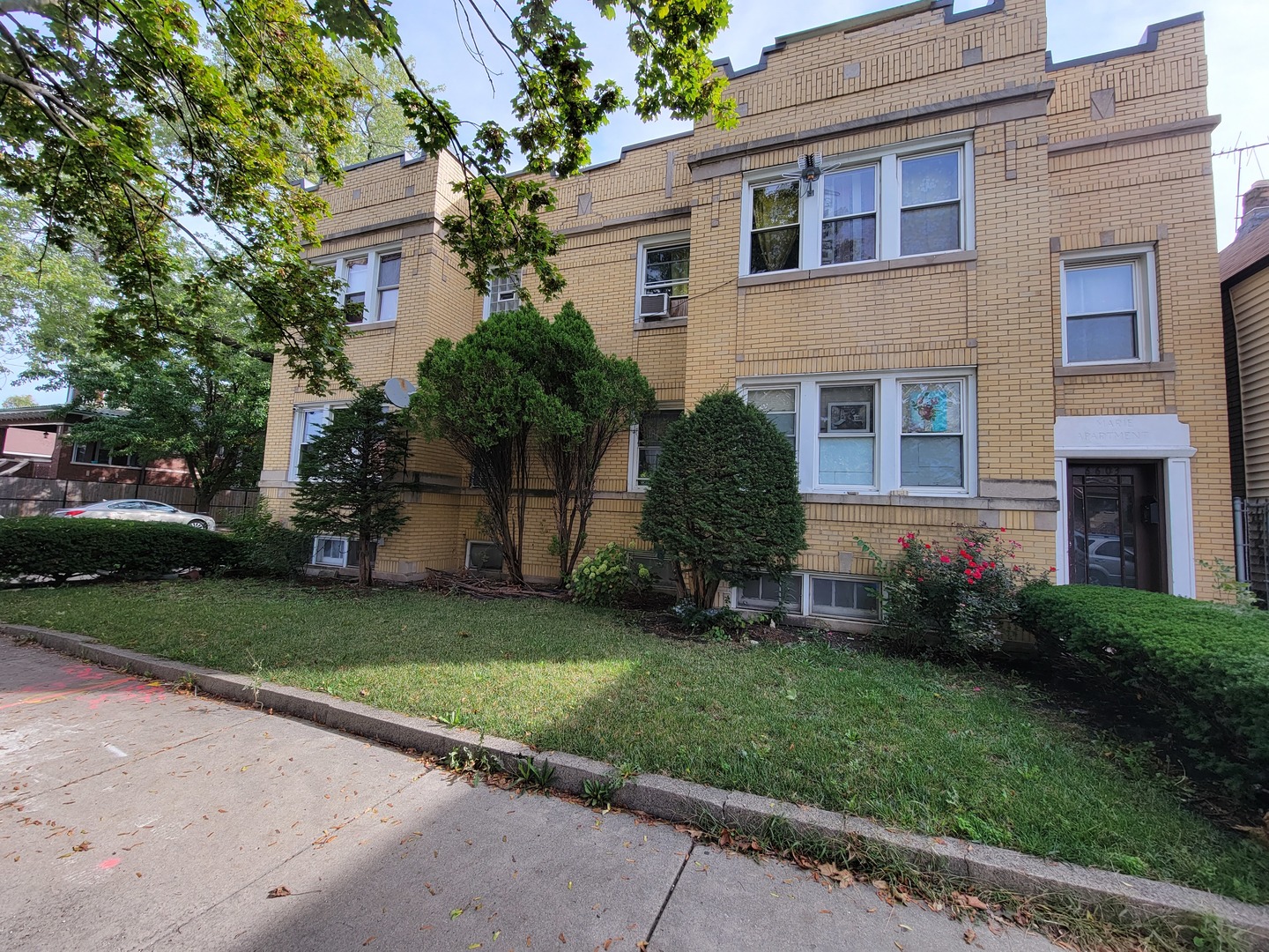 6601 S Troy Street Property Photo 3