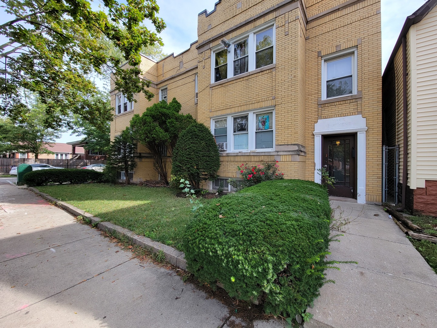 6601 S Troy Street Property Photo 4