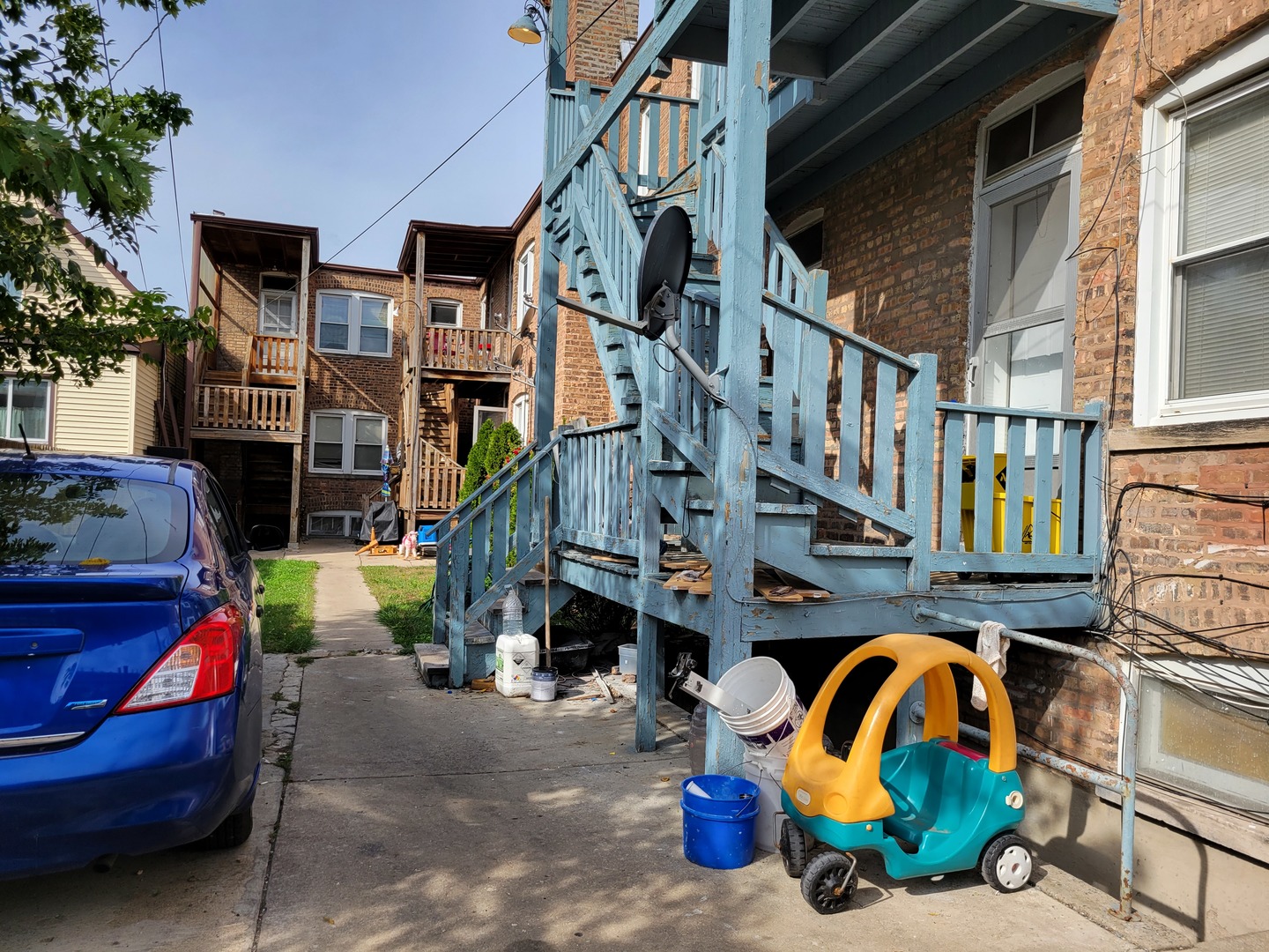 6601 S Troy Street Property Photo 5