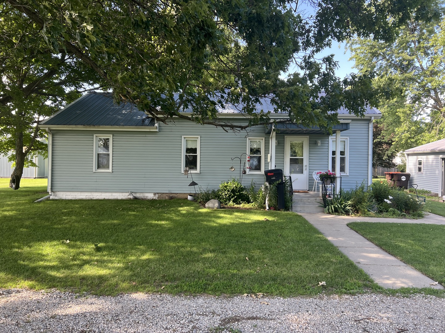 605 W Wayne Street Property Photo 1