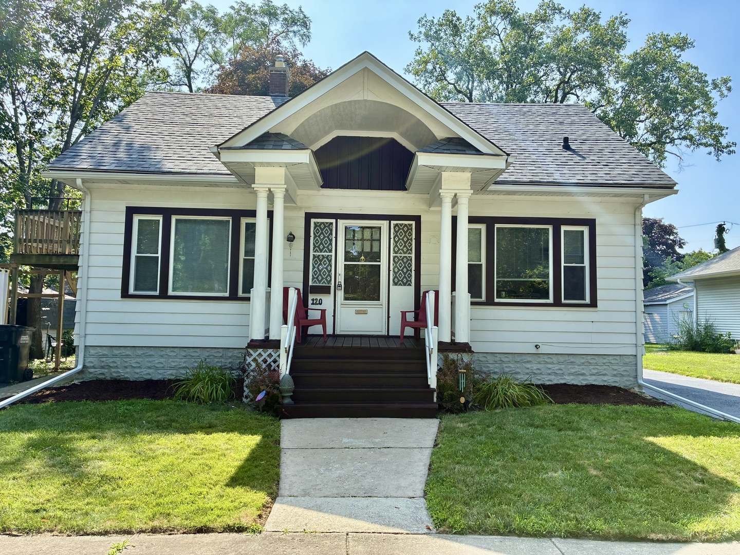 120 S Kinzie Street Property Photo 1