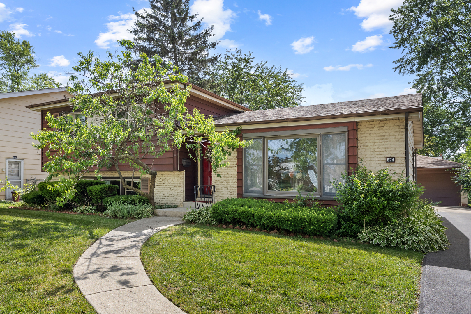 874 S Wisconsin Avenue Property Photo 1