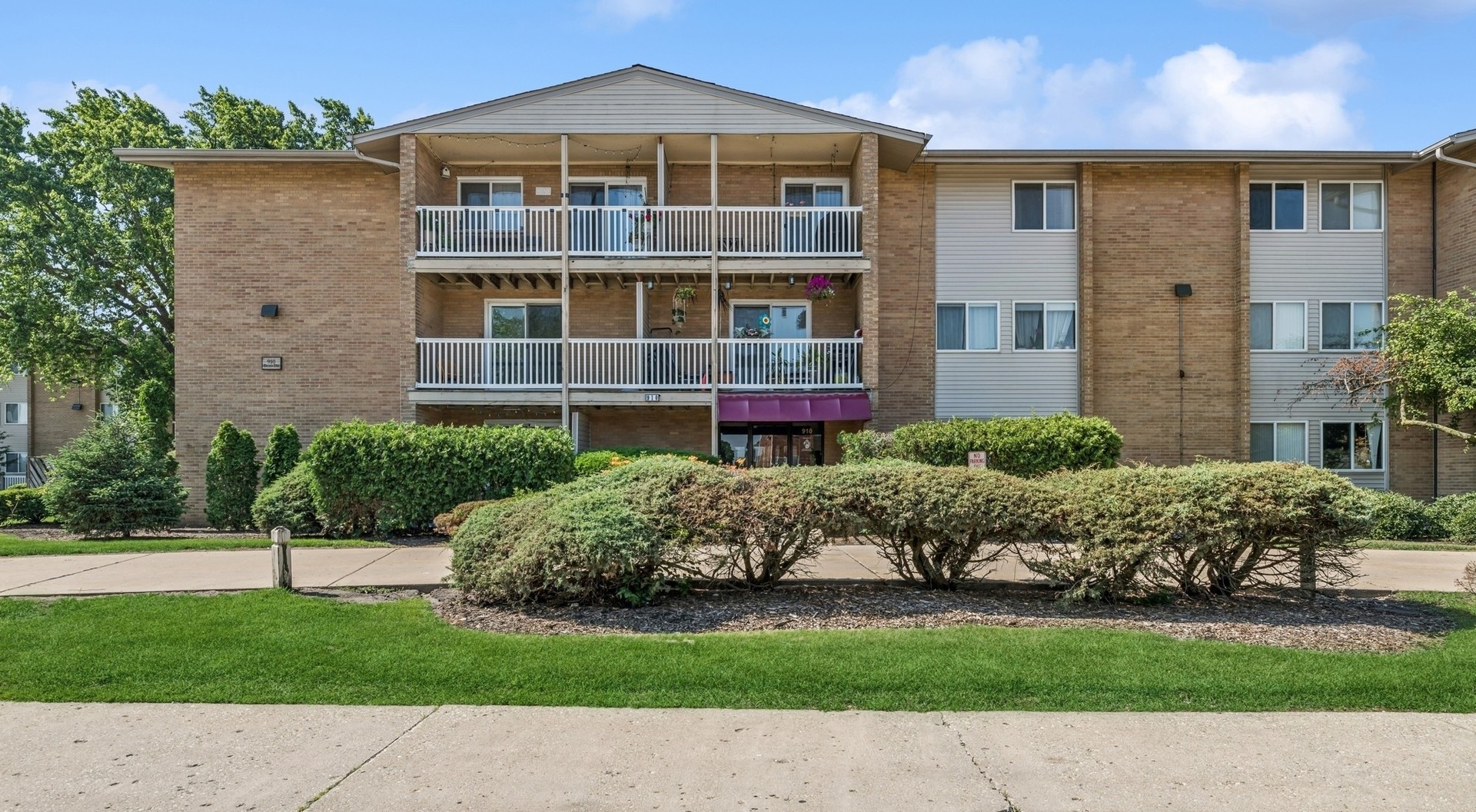 910 Beau Drive 211 Property Photo 1