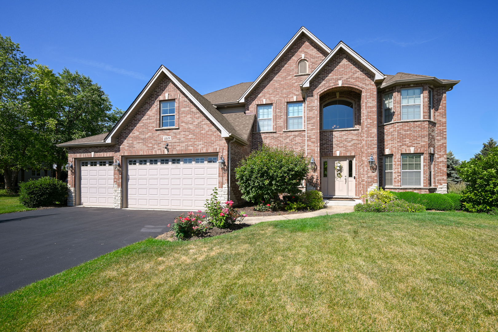 469 Bloomfield Circle Property Photo 1