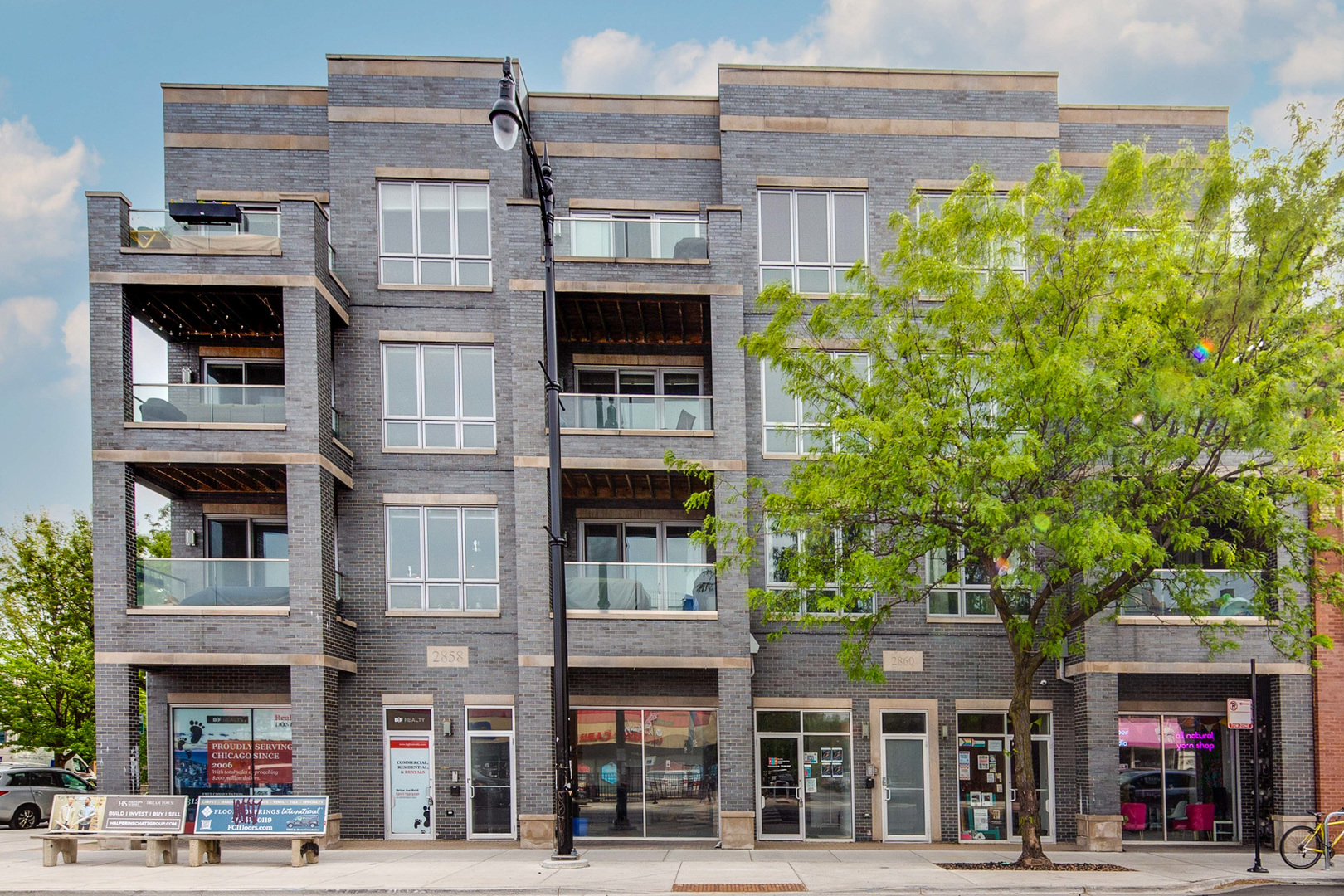 2860 N MILWAUKEE Avenue 2S