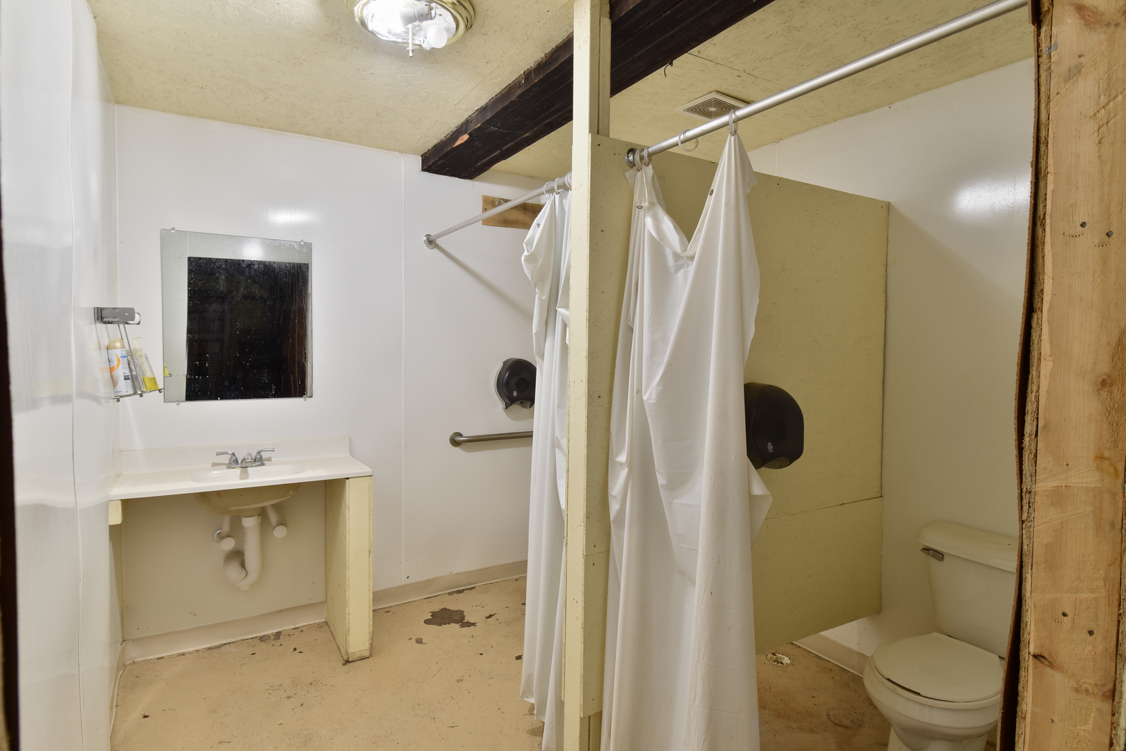 118 E Main Street Property Photo 73