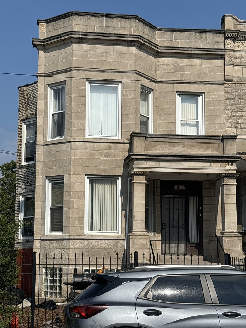 1607 S Sawyer Avenue Property Photo 1
