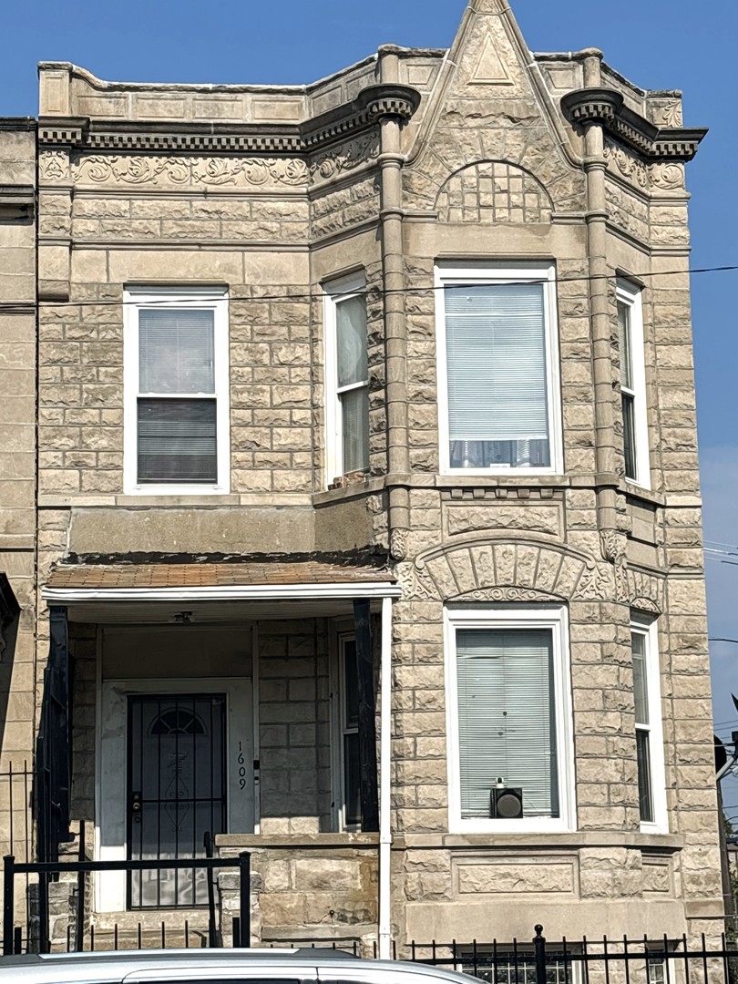 1609 S Sawyer Avenue Property Photo 1