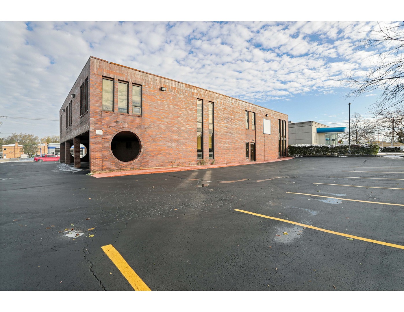 33 W Roosevelt Road Property Photo 1