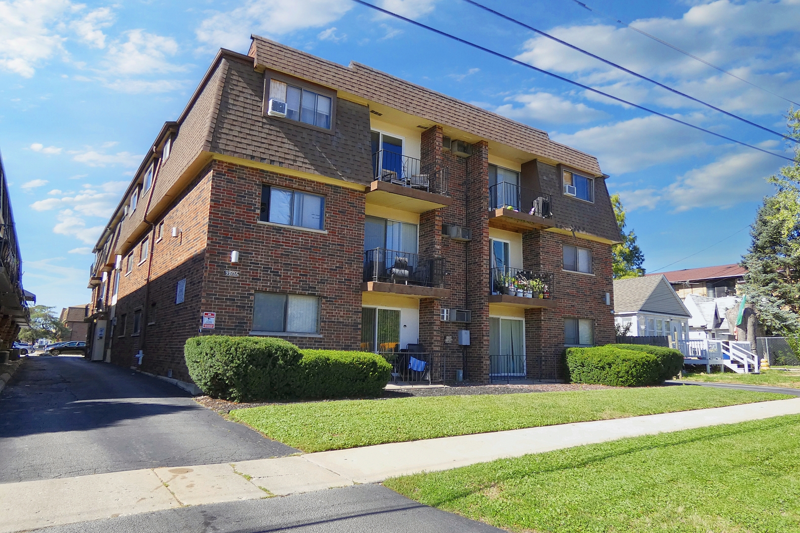 9826 Sayre Avenue Property Photo 1