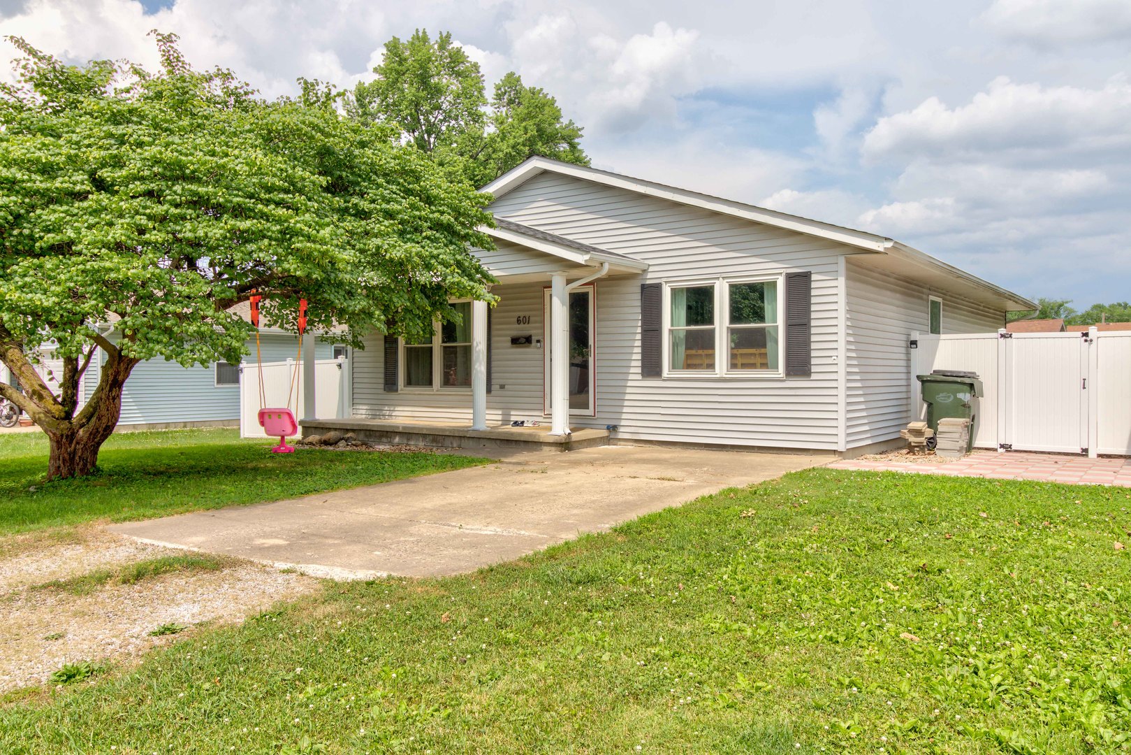 601 N Ohio Street Property Photo 1