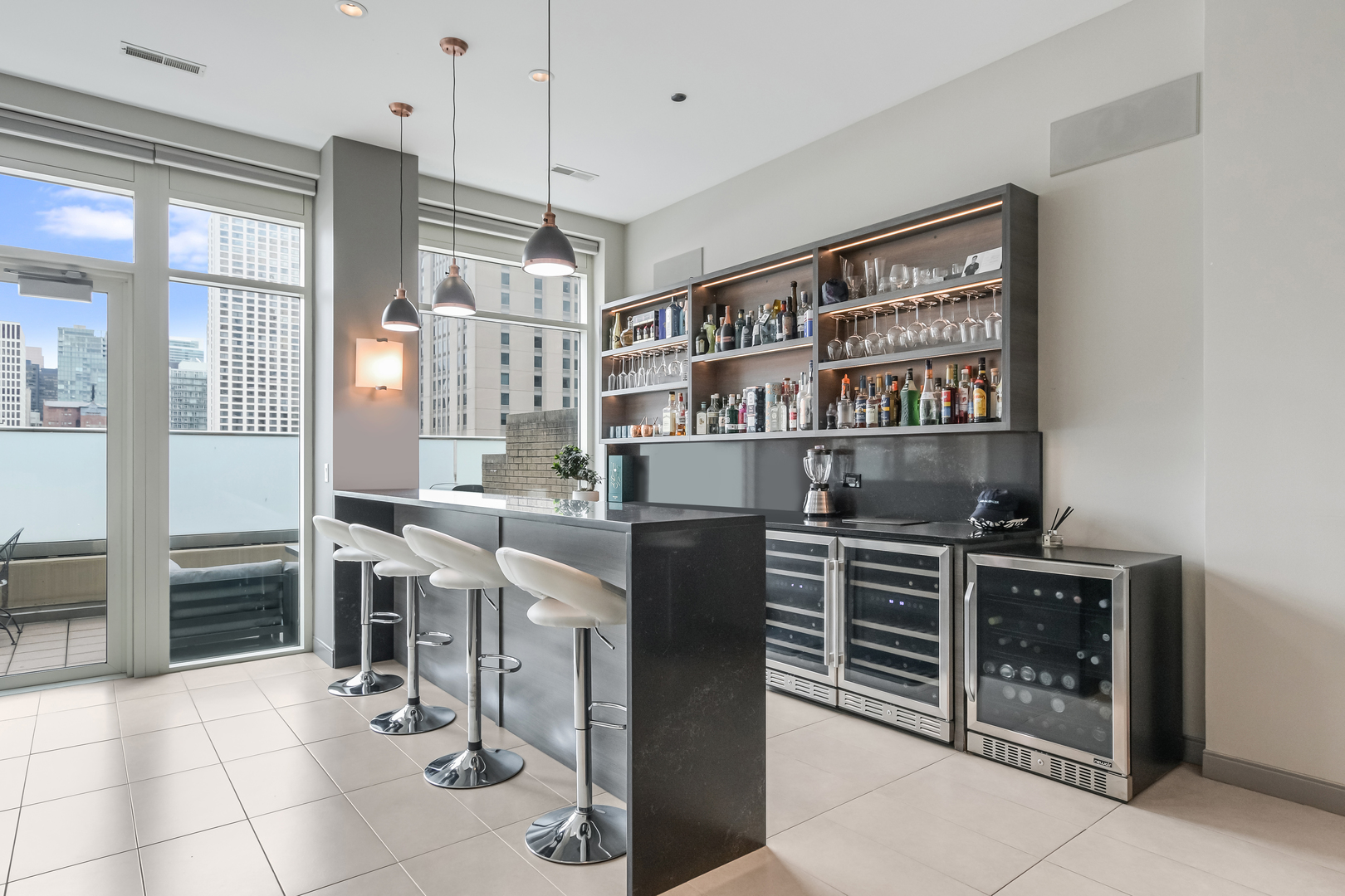 33 W Ontario Street Th5 Property Photo 8